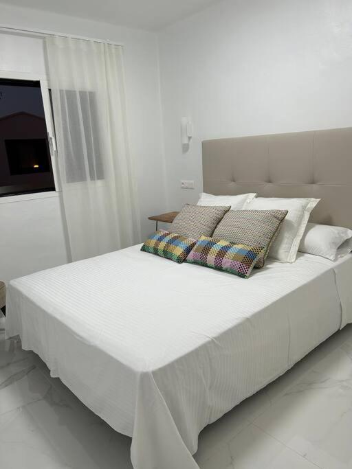 Moderno Apartamento Cerca Al Mar ティアス エクステリア 写真